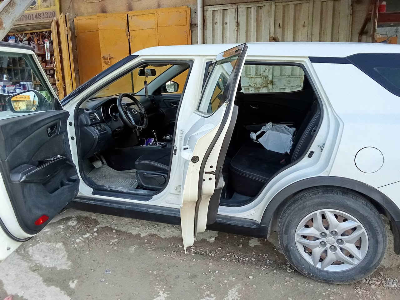 سلام عليكم
سياره سام يونك تيفولي
مديل 2016 
سياره كوري 
4 سلندر 
محرك گاز 
گير تور باين
الضرر طخه صغيره بل جنطه فقط
الرقم اربيل 
بأسمي 
تجي تفحص كلشي كدامك مابيها اي عيب 
تخم تاير جديد 
صدر امامي خلفي جديد 
السعر 85 و بيها مجال بسيط 
عنواني كربلاء رقم لل استفسار ***********
