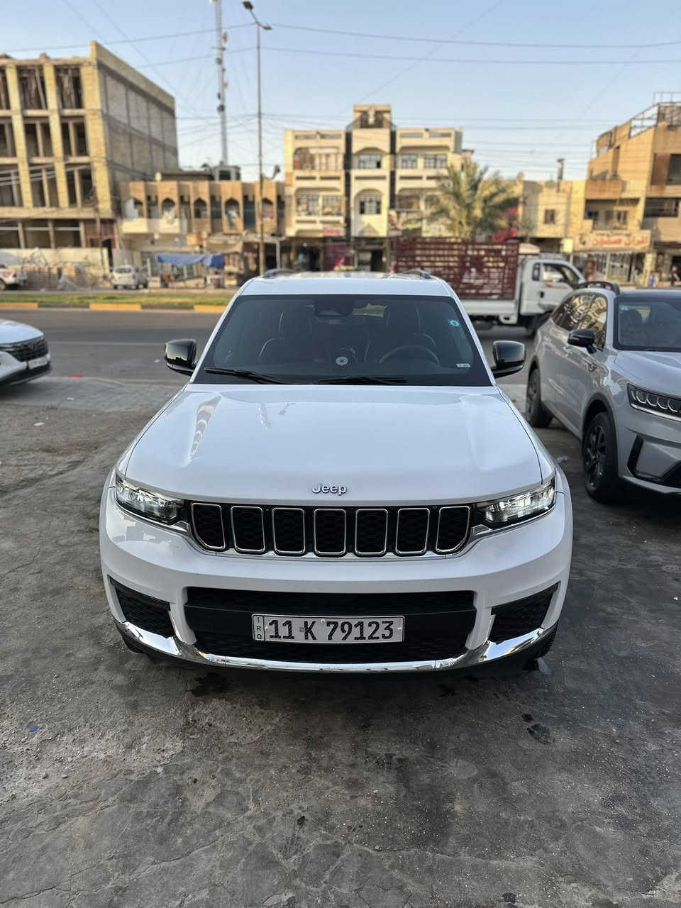للبيع:
جيب Jeep Grand Cherokee موديل 2024

* 7 راكب

* وارد أمريكي (كلين)

* الممشى: 16 KM

* مكفولة من كلشي

* لون ابيض 

* كشنات منفصلة VIP

* تبريد 3 قطع

* حساسات أمامي وخلفي

* رادارامامي مع مانع انزلاق 

* مقعد كهربائي

* تدفئة وتبريد للكشنات والستيرن

* رقم بغداد

* فور ويل 

* لون ابيض 

* تحكم ستيرن وشفتات 

السعر 310$ * 

للتواصل:

عنواني بغداد الشعب 

📞 ***********
