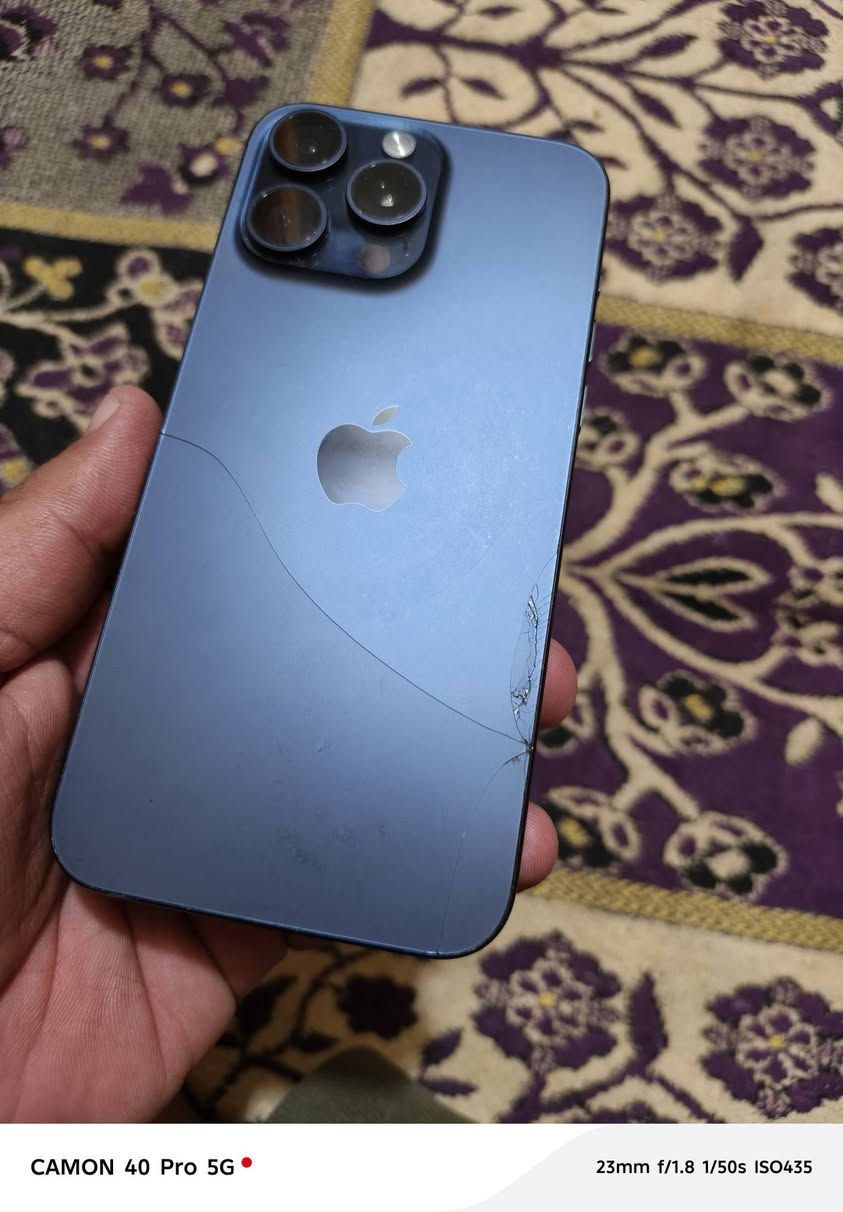 ١٥برو ماكس بي كسر بظهر مثل ما واضح بطاريته ٨٦مامبدل ولا قطعه بي استعمال شخصي رايده مليون ***********
