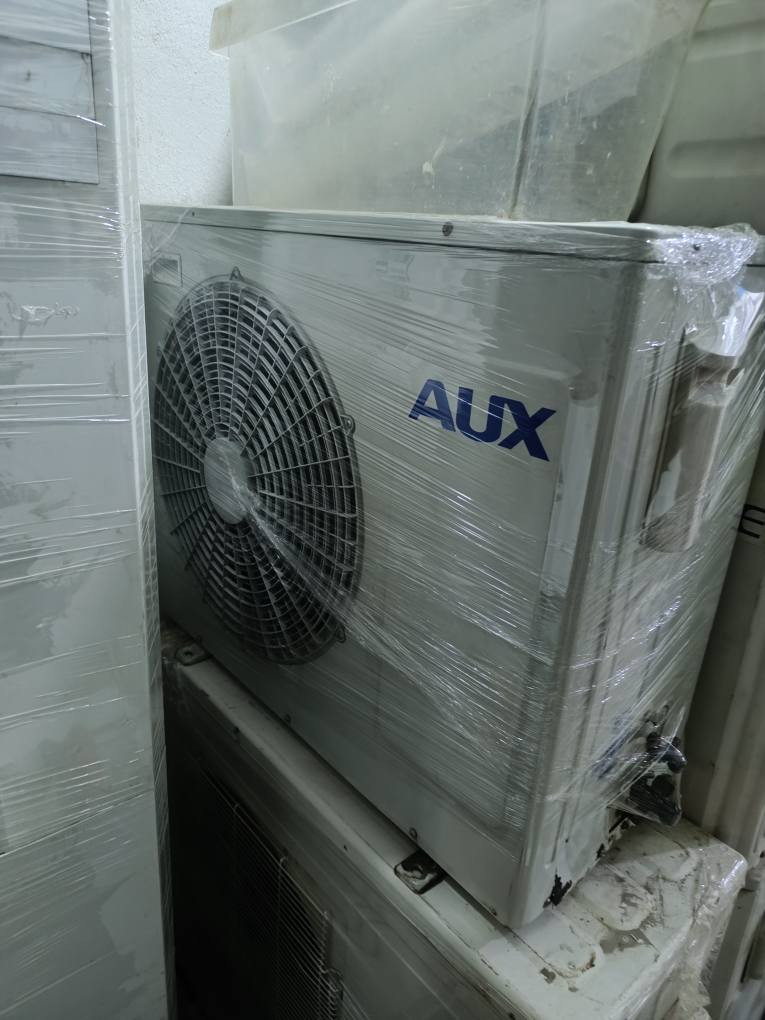 مكيف استخدام قليل نوع تي سي ال طنين السعر 200مبدل غاز وسبلت 3طن استخدام قليل ملغي عاكس التدفئة السعر 650 ويوجد مكيفات السعر 175ويوجد مكيف جنرال الحجم الكبير السعر 200 وثلاجة حجم وسط 75وثلاجه صغيره السعر 50 ومجمدات حجم وسط السعر الواحده 100 وسبلت اواكس السعر 300وجميع الاغراض ضمان سبوع العنوان كربلاء الحر قرب مستشفى التركي شارع الطاقه *********** كربلاء, العراق
