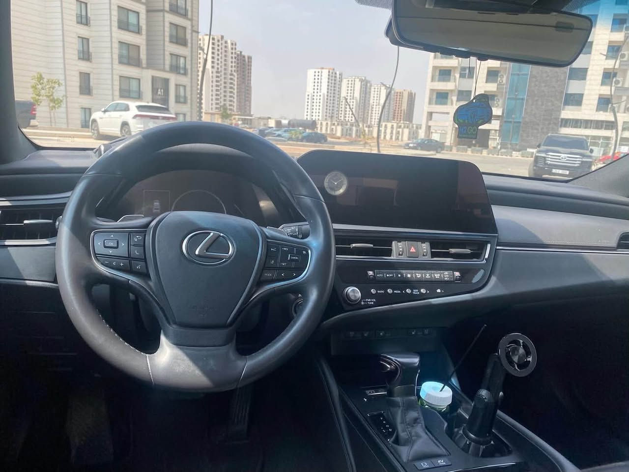 لكزس es300 موديل 2023 

فول فول مواصفات هايبرد سلايد فتحة

🟩 السعر  _ 235$  ورقه
                رقم بغداد

الحادث :- قطعتين ونص صبغ جاملغ خلفي وقبغ صندوك صبغ فقط بدون دواخل بدون ايرباك مكفوله 
 
المواصفات 👇
لكزز es 300 
الموديل  2023
فتحه سقف سلايد
المحرك اربعه سلندر 2.5
اللون سلفر
ماشيه 15 فقط
المواصفات:
بصمة تشغيل   
دخول ذكي 
كشنات جلد 
كشنات كهرباء 
كشنات ميموري 
سترين كهرباء 
تدفئه في الكشنات 
نقطه عمياء 
اوتو هولد 
هندبريك بصمه 
كامرات 
رادرات 
اشاير بالمري 
ويل كروم 
لايتات عدسات 
لايت لد 
دشبول دجتل 
شاشة ايباد مقاس12.3بوصه 
وApple carplay 
وAndroid auto
نقطة واي فاي 
10 سماعات 
نظام ملاحة  
التحكم التقائي بالتكييف ثنائي 
نظام ماقبل الاصطدام 
نظام الكبح التلقائي في حالات الطوارئ
نظام تثبيت السرعه

السعر 235$ ورقه وبي مجال بسيط للشراي

مكان السياره اربيل كنجان ستي 

رقم صاحب سيارة 
***********
***********
