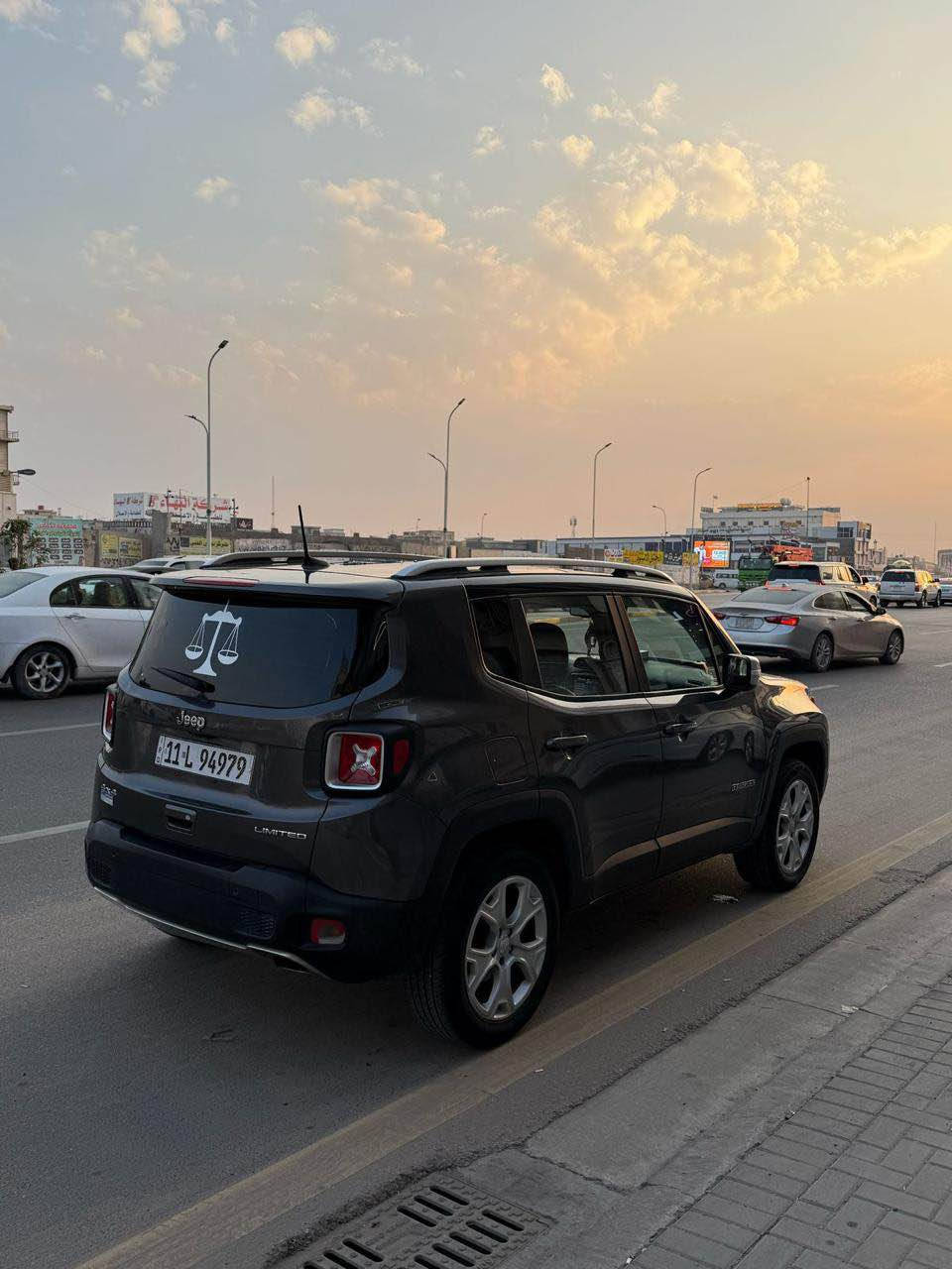 السلام عليكم 
جيب رينكيد 2018 رقم بغداد ب اسمي 
مواصفات اللمتد 
ماشيه 48 الف ميل 
بيها ٣ قطع صبغ 
جاملغين وبنيد

كير ومكينه كفاله 
بيها ملاحظات بسيطه 
110 وبيهه مجال
*********** البصرة, العراق
