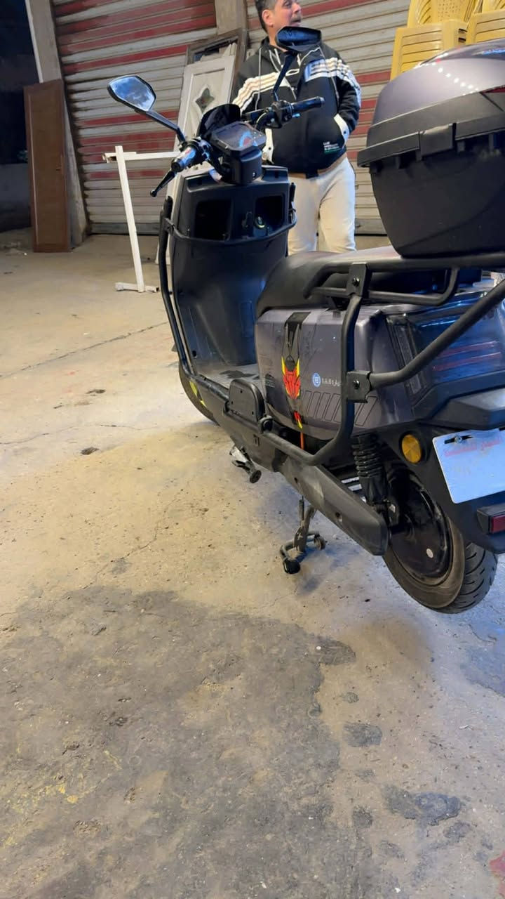 السلام عليكم دراجه شحن جديده مكاني الغزاليه السعر ٧٥٠ وبيه مجال ***********     () ***********
