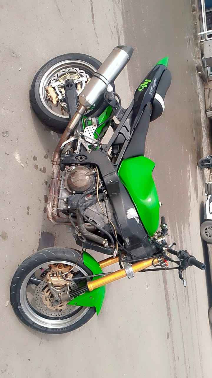 السلام عليكم كاوسكي 636 دراجه فصله شلعه معدل فول الدراجه ظفتلها دروعه ثنين كفرات موجود نكره بكل وقت فقط بيها لاستيك ولف ادخن
السعر 14 وبيها مجال مكاني بغداد شعله 
*********** بغداد, العراق
