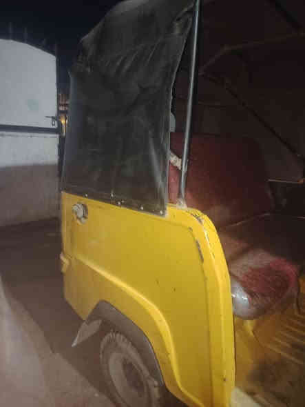 السلام عليكم تكتك بيجو للبيع مليون وتلاثميه وبيها مجال لايتات زنون جدد كهربيات جدد بوش وبستم ويطقات كلشي جديد رقم بي وتساب ***********
