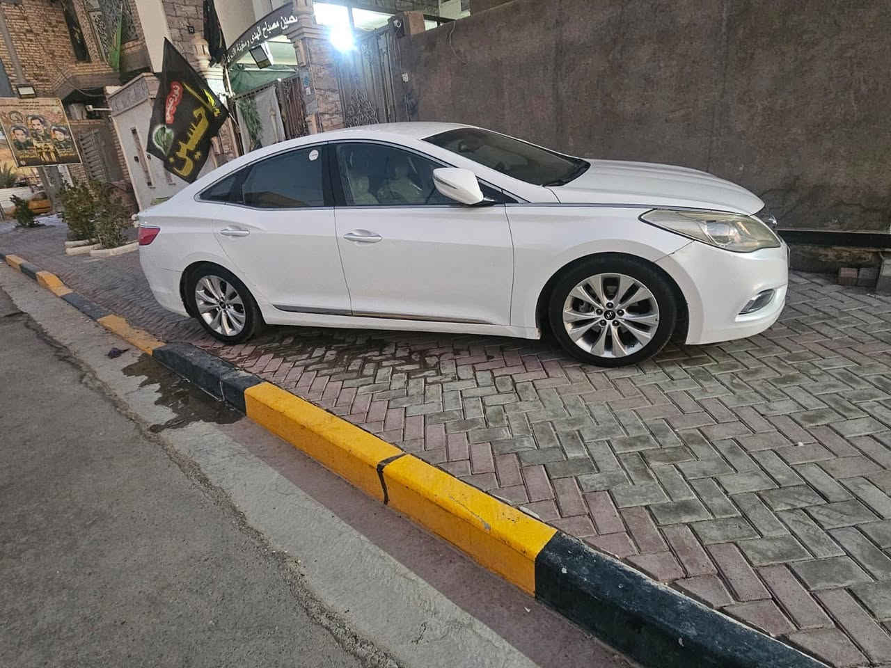 للبيع سيارة هونداي ازيره  خليجي موديل 15 شمالي   ماشيه 200  جاهزه  من كلشي وصورة السونار موجودة مكانها الديوانيه  معروضه ب 135    وبيه مجال 
للاستفسار اكثر الاتصال على هذا الرقم 
***********
