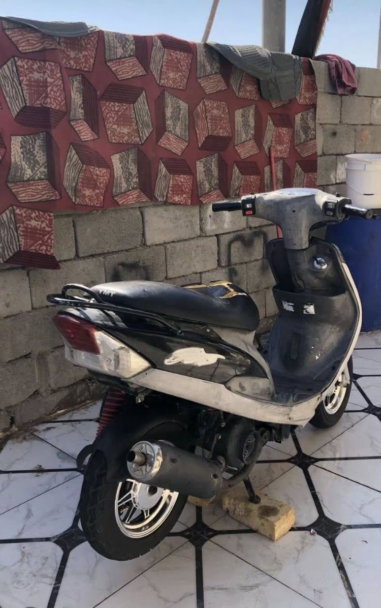 سلام عليكم شباب ماكس قجمه مفتوحه مره وحده مختمه كلها من طول لطول نهضه ومعدل تخبل سلف شغال عوزها بس باتري لايت شغال اشاير شغال سكنات شغاله صطاب شغال ويلات نجمه تايرات جدد مكينه ناعمه تخبل 49بلاد كيج بانزيل شغال عداد بس سيم عوزه مكاني كرنه ثغر يم ملعب ال11المو شراي لا يتعبني ***********بس واتساب شغال
