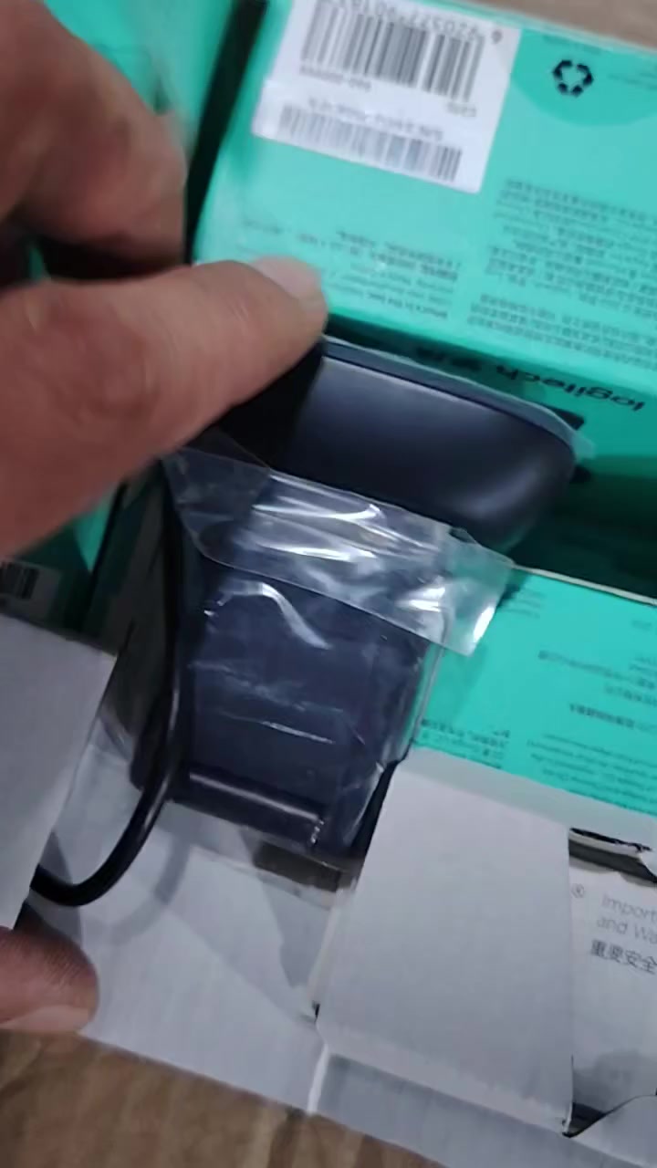 سلام عليكم الي يفيدنه خلي ينطيني سعره التواصل واتساب فقط رقم ***********
