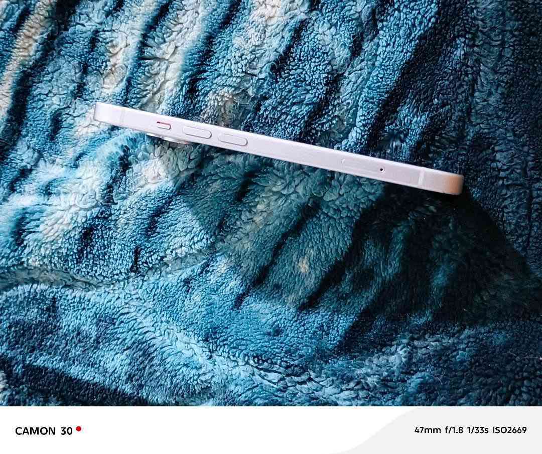 ايفون ١٥ عادي جهاز فقط ضهر بي هاذا الفطر سعره ٥٢٥وبي مجال الشراي الاتصال عل رقم فقط ***********مكلف بل نشر
