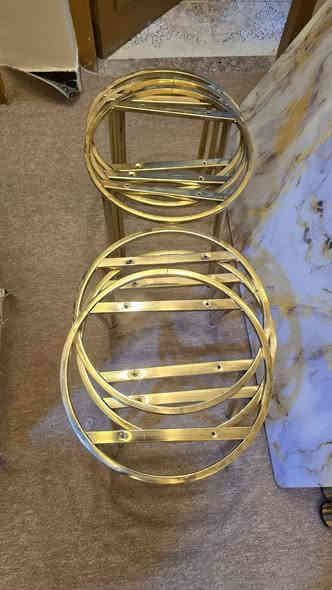 ميز طعام جديد غير مستخدم نظافة 100%
الوجه جام سهل التنظيف
الطول 130 ,170 
العرض 80 
كراسي عدد 6 
يتكبر و يتصغر بسهولة 
السعر 215 الف مع التوصيل لكافة مناطق البصرة
للاستفسار الاتصال على الرقم *********** البصرة
