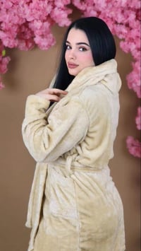 روب نسائي • فرو ناعم • فري سايز ٥٠-١٠٠كغ