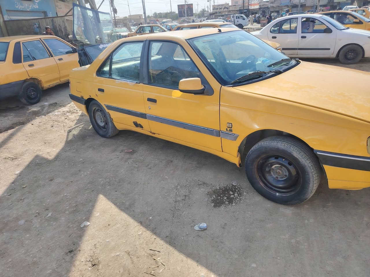 بيجو 405
مكفوله. ككفاله عامه ببس شوف العين
تبريد تدفئه مكينه كير حداديه  خير من الله.
السعر 48 بيه مجال
***********
