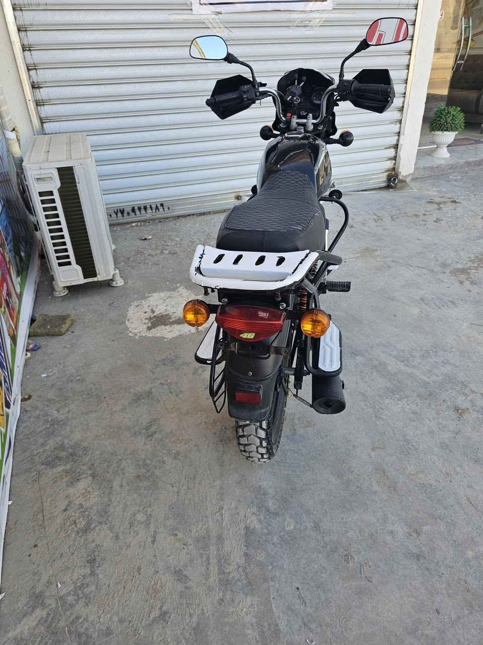 دراجة بوكسر كلاسك موديل 2021 رقم وسنوية
الدراجة نضيفة شوفت عينكم مكان بغداد البياع
السعر2/100وبيهة مجال 
الشراي يتصل لاتعبني ولا تعبك
 ***********واتساب
