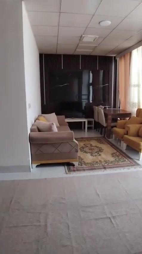 عندي شققه ایجار  في سليمانية منطقة سرجنار
١٠٠ متر
طابقين
٣ غرف نو٢
مفروش كامل
هول
صاله متبخ 
صحيات هولل 
بيت نضيف
 

وتساب ***********
تیلفون ***********
