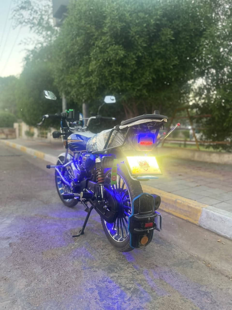 مكلف بل نشر
دراجه سيفان موديل 2025 
صارله 3 اشهر من مشدوده بعدها جديده 
محرك 200cc
مكاني الرمادي 
شراي يتصل على صاحب الدراجه ***********
