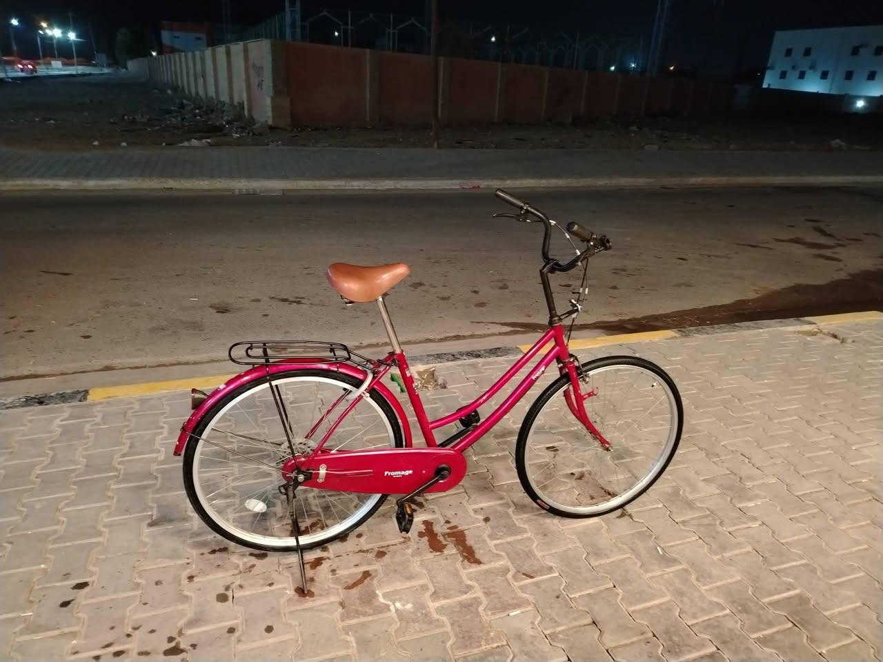 السلام عليكم ورحمة الله
عندي باسكل البيع نضيف كلشي ماابي
بااله حجم 26سعر خاص
رقم الهاتف ***********
