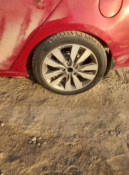 اسلام عليكم
ويل سيراتو للبيع
تايرات نضافه ٨٠ /١٠٠
حجم الويل ١٧ 
زوج بلاديات 
وزوج مصبوغات 
السعر ٢٧٥
واسط قضاء الصويره 
***********
***********
