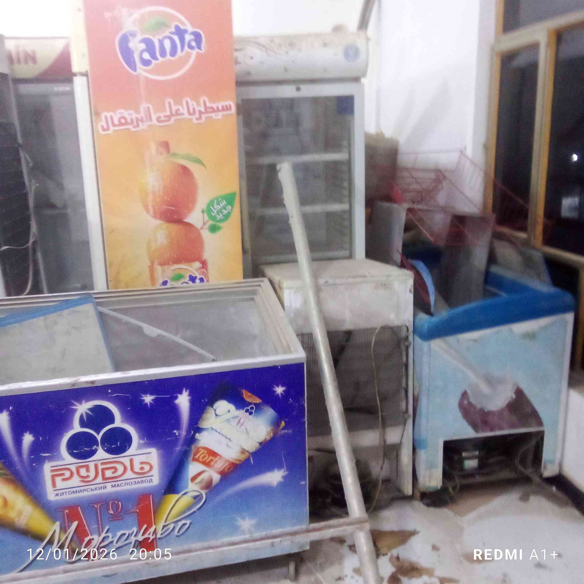 رفوف وعارضات عاطلات للبيع السعر مناسب مستعجلين عالبيع الشراي يتصل واتساب موجود ***********
