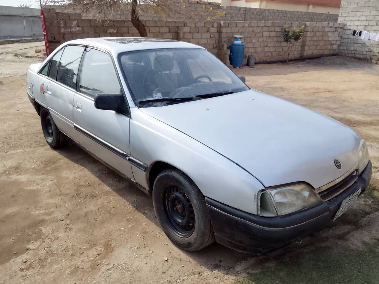 السلام عليكم سياره اوميكا حجم 20البيع السياره  بسمي السعر 22 وبيها مجال كاربون بيها
***********
***********
