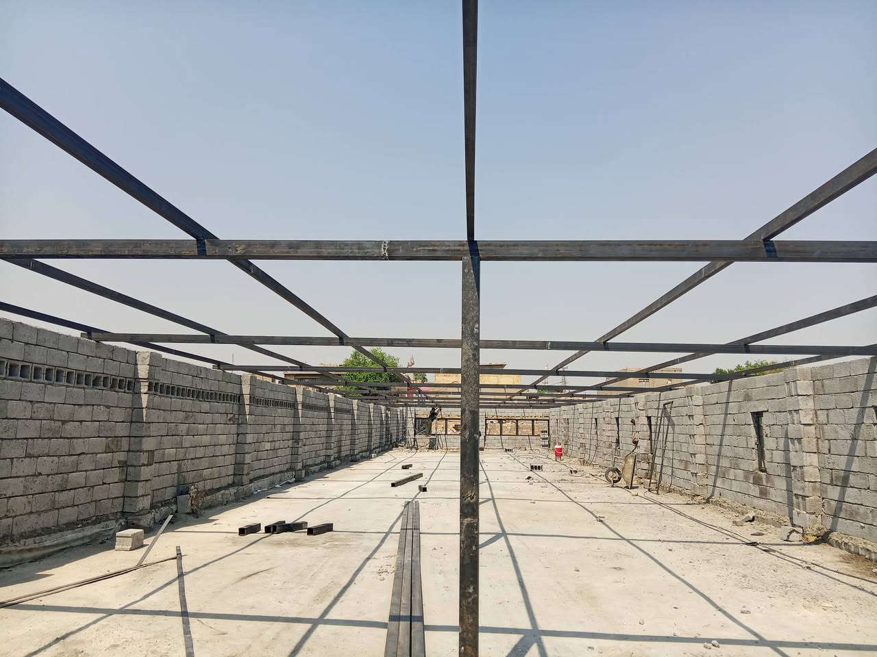 صار لمتر 25الف بس كرسته وعمل كرسته وعمل كرسته وعمل حديد 2ملم ثقيل حجم شخاط 4انج ***********
