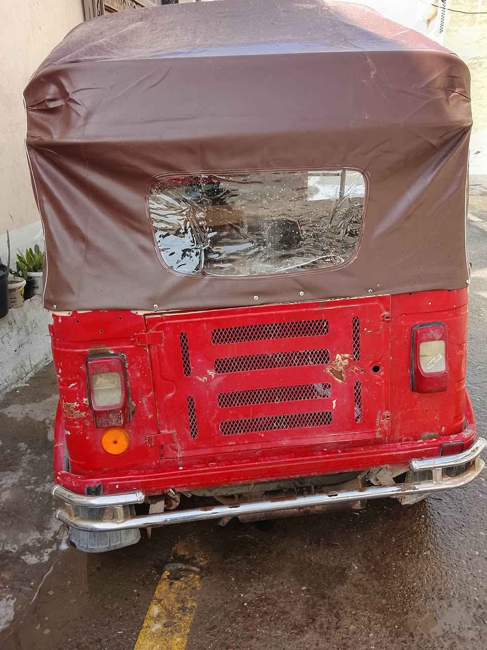 السلام عليكم تكتك زيل محوره باجاج ضفيره امامي وخلفي سلف ملف قماجي كلشي جديد  مكان  زعفرانيه ***********
