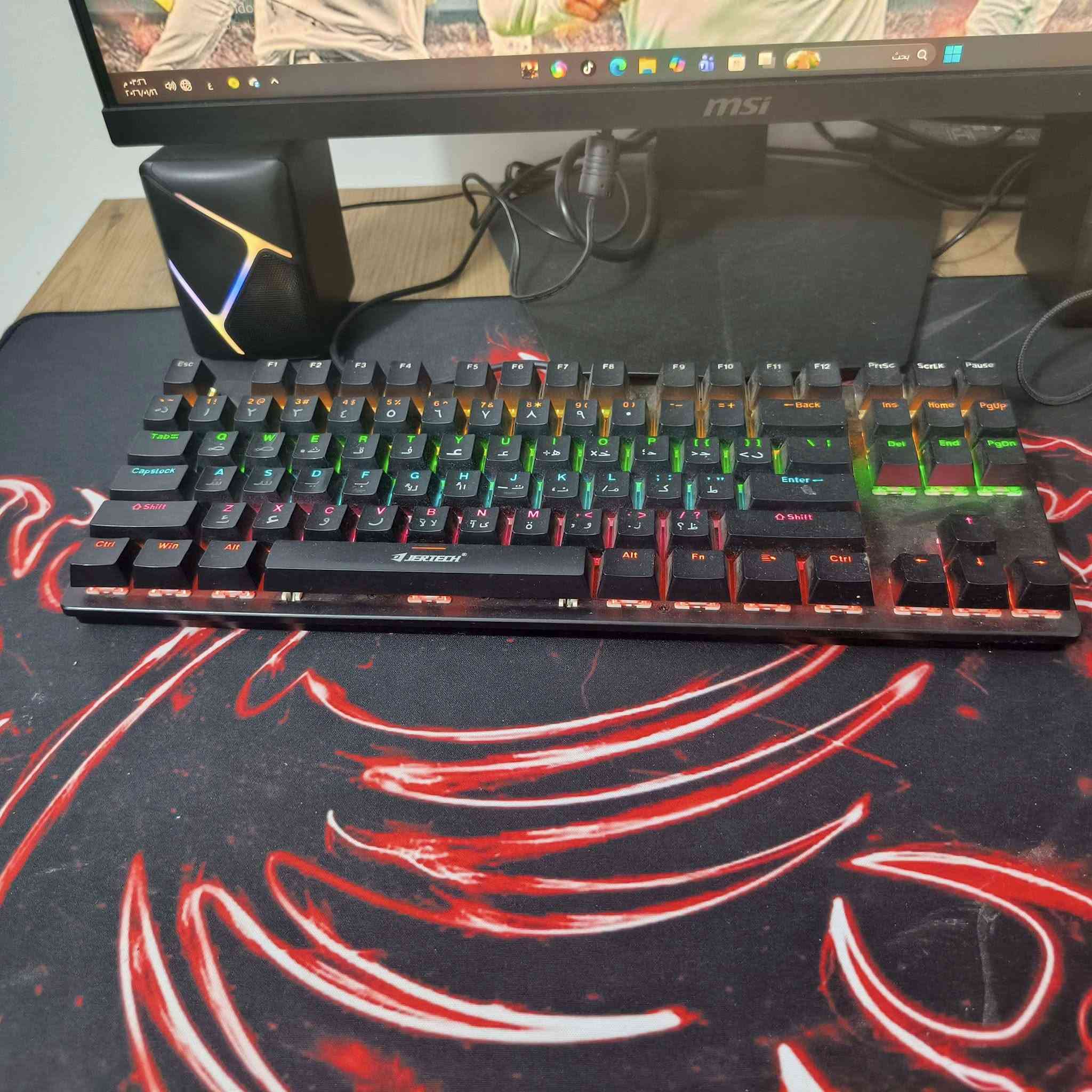 مواصفات رام 16 كارت شاشه 570 سرياس معالج 5 جيل 12 هارده m. 2. 1تيره وياهه شاشه msi حجم 27 هرتزيه 180 كامله الحاسبه سماعه  وكيبورد وماوس كلهن ار جي بي ( كلشي موجود بالصور ) و التجميعة نظيفة ومابيها اي عيب
مكاني بغداد الشعله
***********
