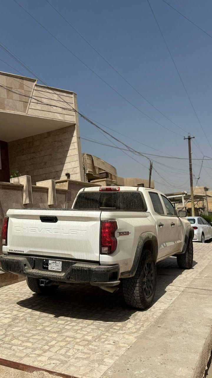 شوفر كولورادو تريل باس 2025
رقم بغداد باسمي شهداء
صبغ حافة البنيد وخشم الجاملغ

السعر 240 
بغداد المشتل
***********

