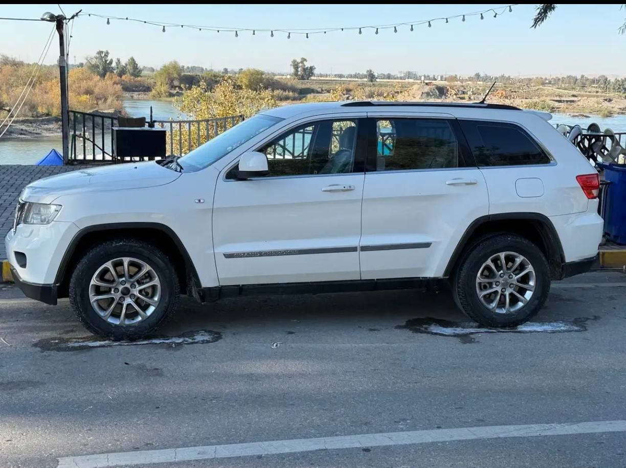 اليوم جمعه والصلاه على النبي
جيب لاريدو 2012 خليجي فول مواصفات ماعدا الفتحه 
ماشيه 150 كيلو مو ميل 
سياره حيل نضيفه ماناقصها شي
مابيها اي حادث او دواخل صبغ اثر التحرير انطيك حزام بدون دواخل بدون شاصي 
السعر 147
***********
***********
