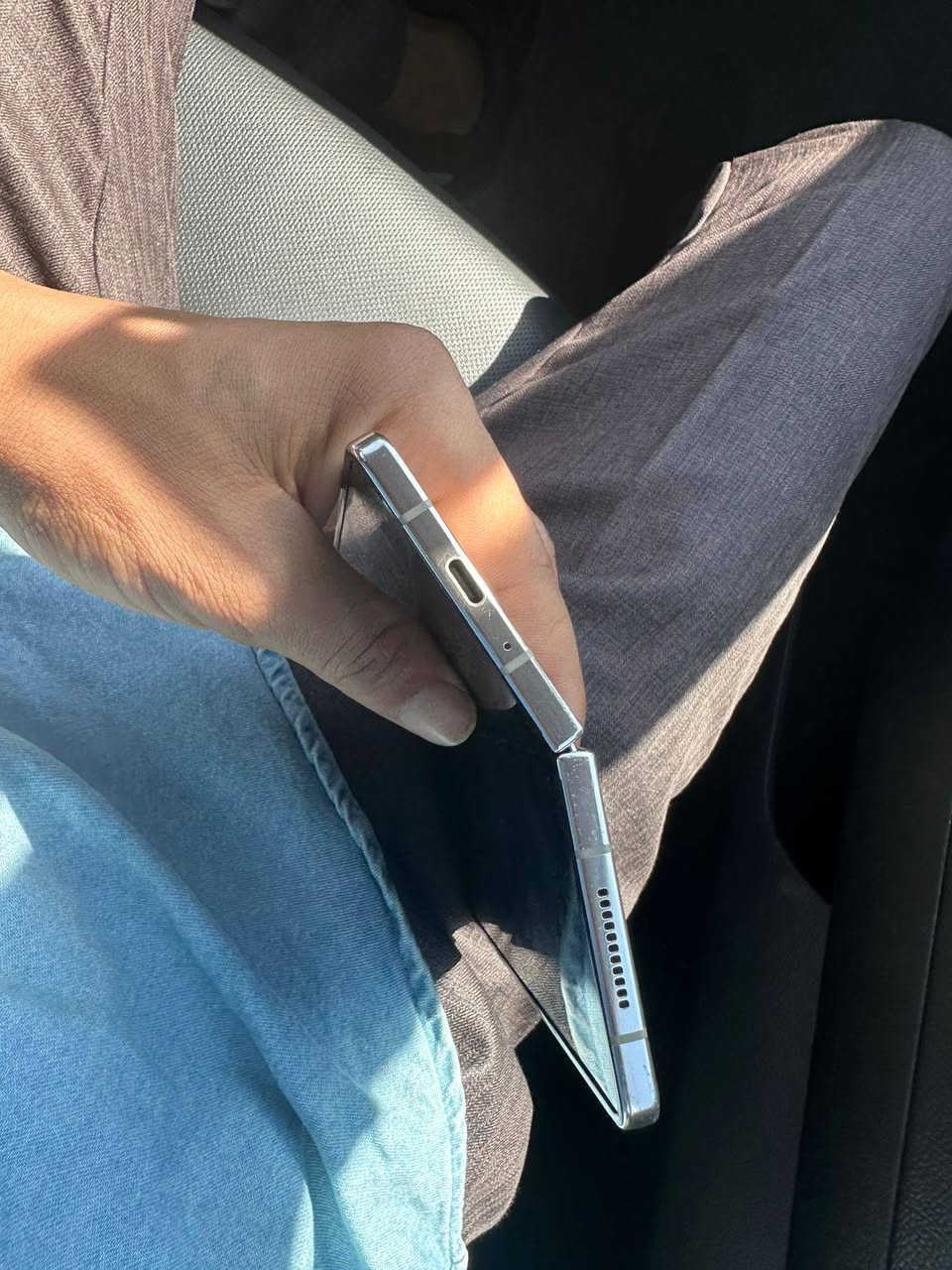 Samsung Galaxy Z Fold4جهاز مكفول من كلشي ذاكره 256بس مشكلته لشاشه لكبيره ل
ما تنفتح كلش تقريبن تنفتح 95بل 100رايده بيع او مراوس قفل 450للسفساار واتساب ***********
