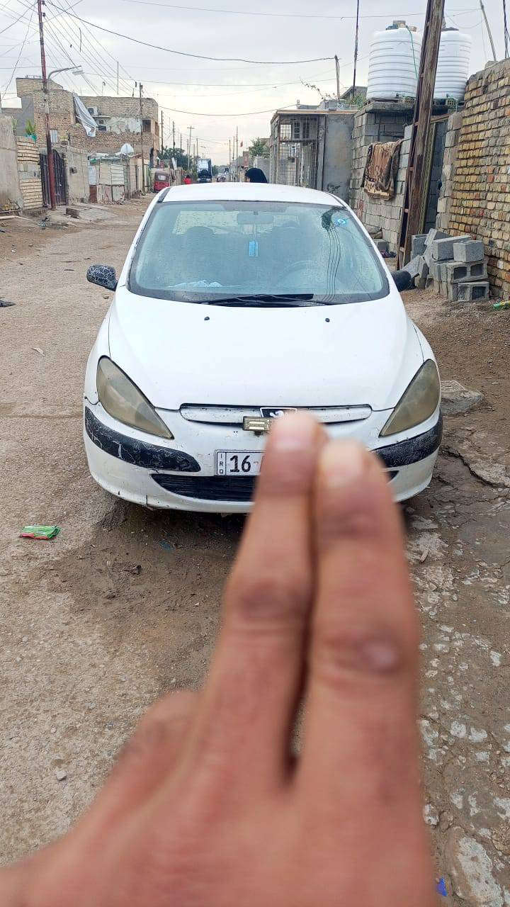 سياره بيجو فرنسي 2005 للبيع رقمها ديالى هزه جديده السياره موجوده بالنجف راعيها ببغداد ثاني يوم مداور سياره عايزه شغلات بسيطه سعرها 33 بيها مجال بسيط***********
