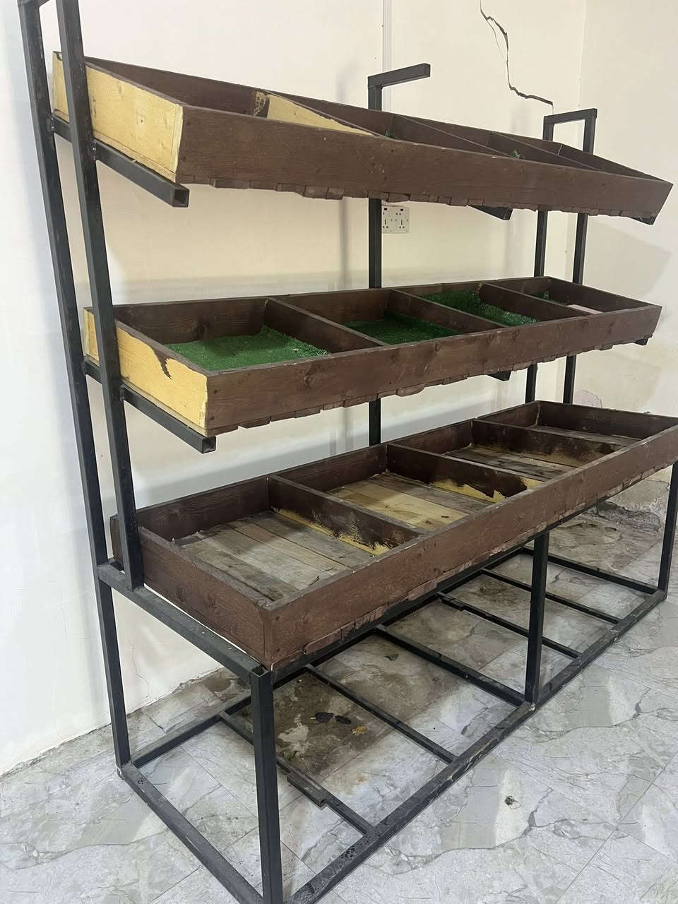 غراض أسواق البيع 

المكان البصره الكرمة 
***********
