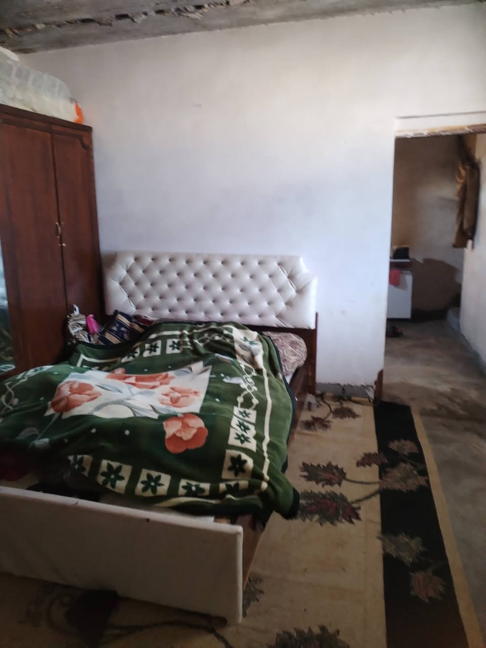 دار لبيع موقع حي العسكري وسنترالزوراء خلاف مستشفى الشفاء سعر 9 مليون وبي مجال مساحت الدار  200 متر مربع شراي اتصل ***********
