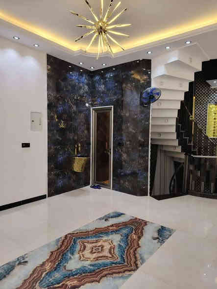 السلام عليكم
بيت  للبيع طابو ملك صرف في النحف حي النداء منطقة ال 46 بناء حديث 100 متر على شارع 20 و ساحة
السعر 200 وبي مجال 
اتصال مع واتساب 
 ***********
