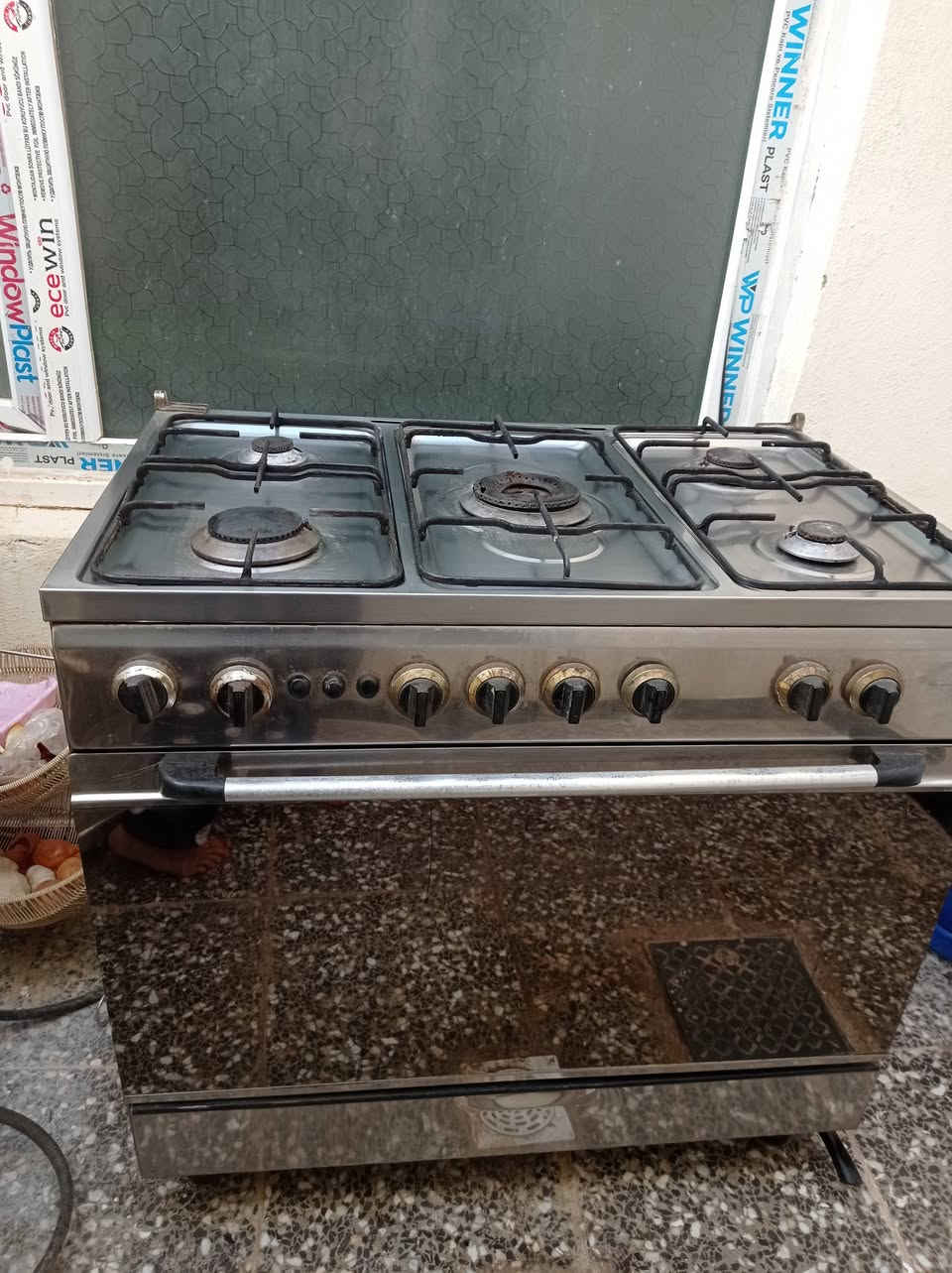 طباخ للبيع شغال وناره زكه وفرن هم شغال مقطع فيديو شغال مكان نجف اتصال ***********
