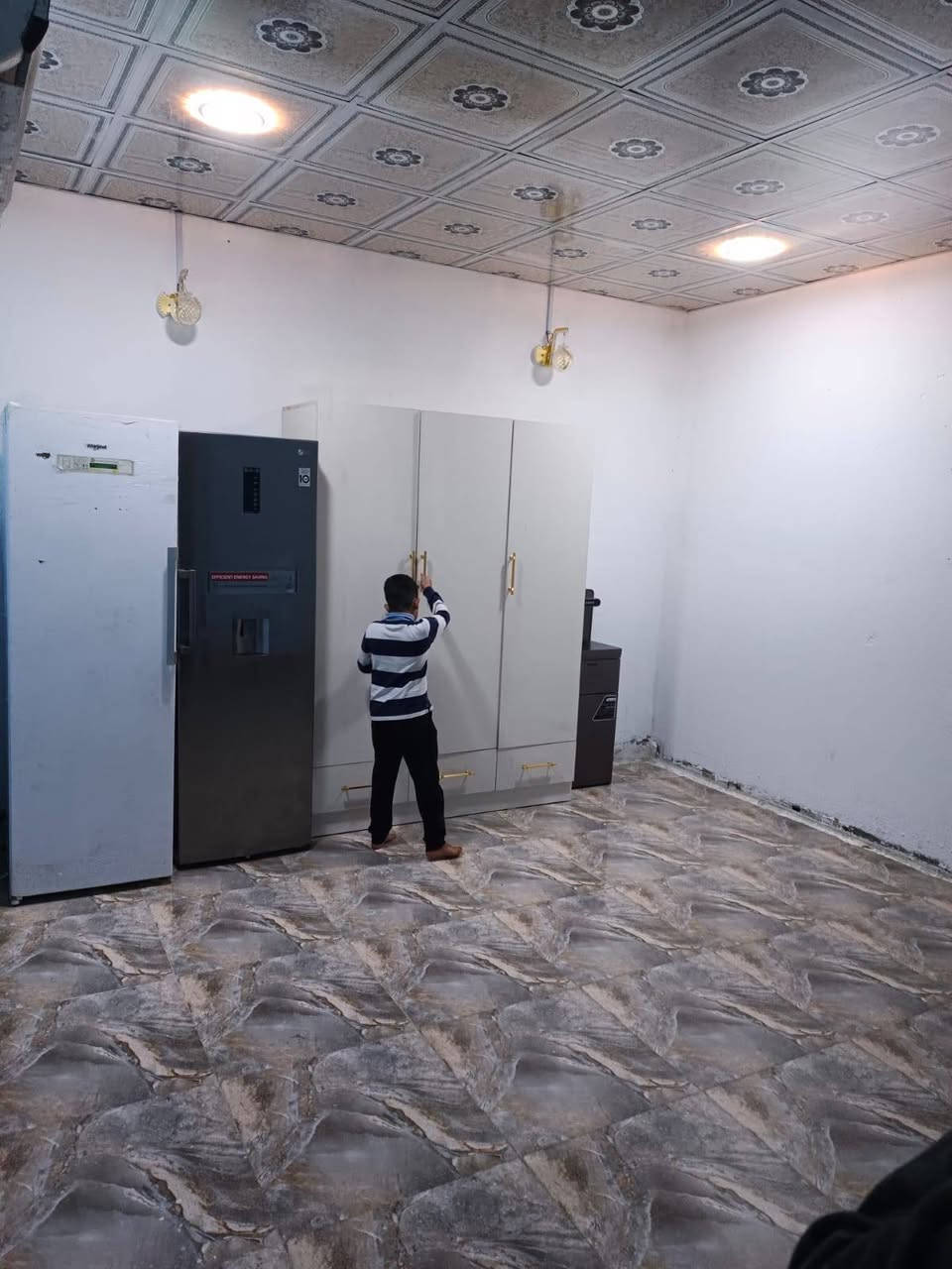 أسعد ألله أوقاتكم بكل خير أحبتي الكرام 🌹
اللاستفسار ***********

توفر دار سكن طابقين 🏭

مساحه 260 متر
على شارع 10 م
جميع الخدمات متوفره 
مدارس + ماء + كهرباء 

محتويات الدار  طابق لارضي⬇️
كراج +دوانيه + صاله + موزع غرف
مطبخ + غرف نوم عدد 3
مجمع صحيات خارجي + داخلي

محتويات طابق ثاني ⬇️
صاله + غرف نوم عدد 2 + مشتمل صحيات 

السعر 115 وبي مجال

العنوان : أبي الخصيب شارع أبوكوصره يبعد عن شارع ابوكوصره 40 م

نوع العقار : طابو زراعي المالك عراقي سند 25

اللاستفسار ***********
