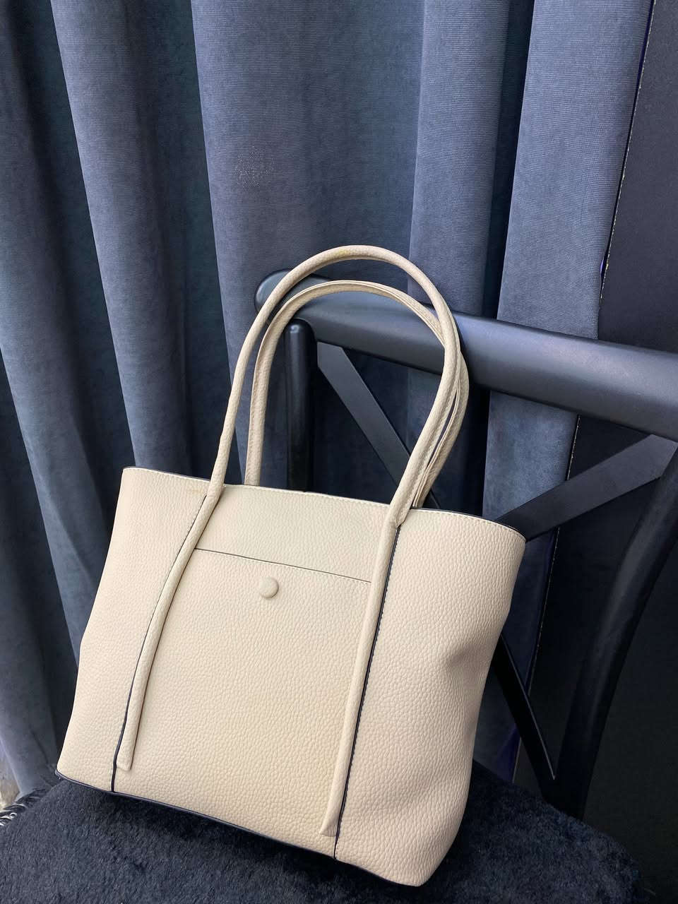 جنط تناسب كل اطلالة 
عملية،انيقة، و سهلة التنسيق ويه كل اللبسات
متوفر✨👜
للحجز و الاستفسار : DM📩


**إذا كنت صاحب هذا الإعلان وتريد حذفه لأي سبب، رجاءا أرسل رسالة إلى الدعم الفني**