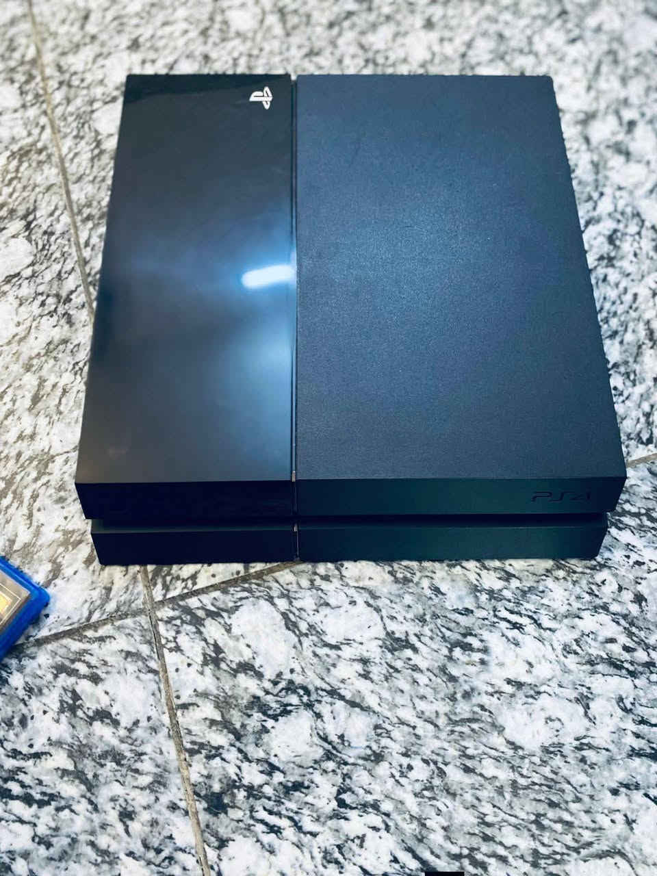 السلام عليكم بلي فور فات أونلاين بلي جديد لامفتوح لامصلح لوك ستيكر كامل ملحقاته يده اصليه وحده وقرص جيتي اي 5 ويو بي اس 850جديد البلي مستخدم اقل من اسبوعين مكاني التاجي حي الحسن العسكري السعر 195 تواصل واتساب ***********
