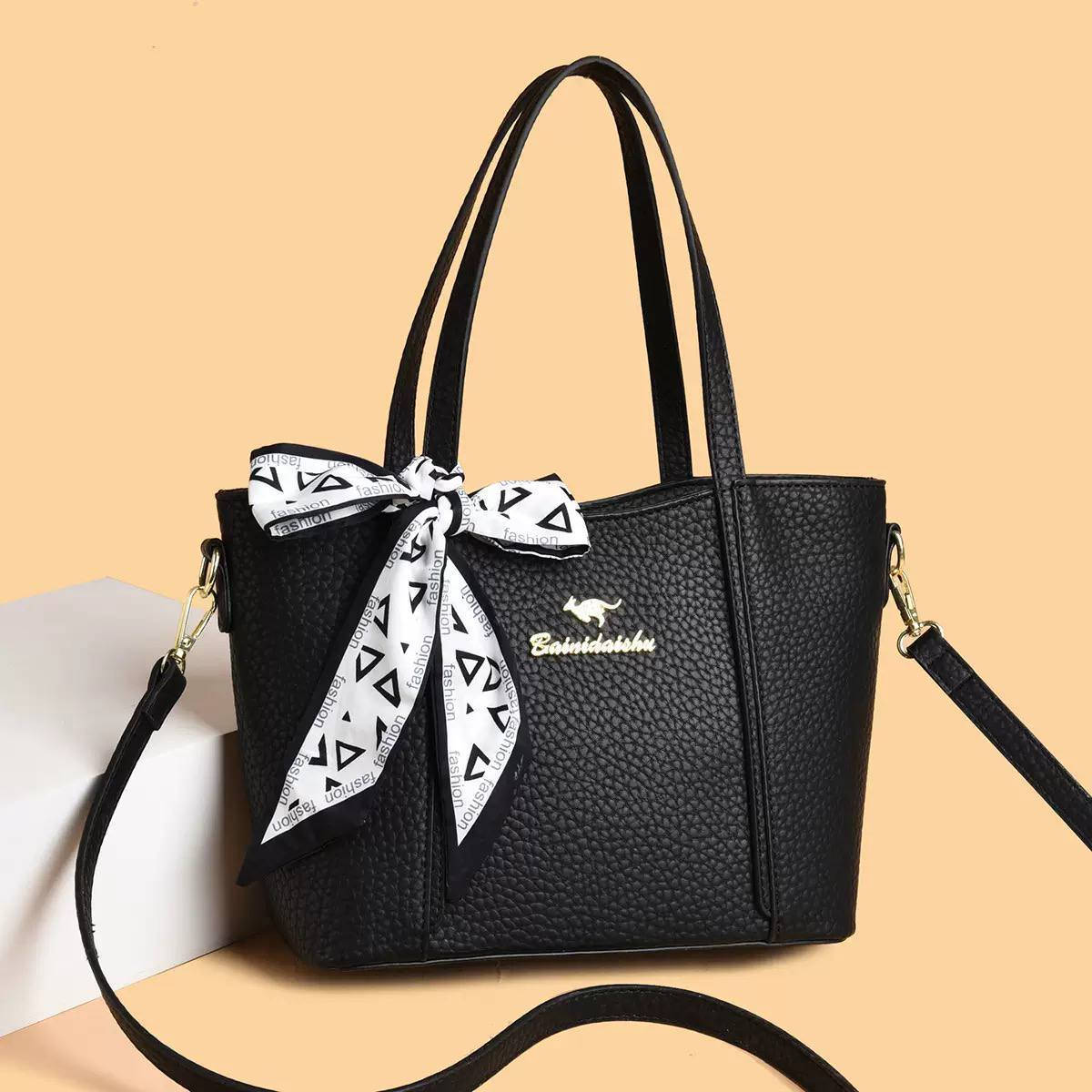 🖤✨ أناقة تخطف القلب ✨🖤
شنطة نسائية فخمة بتصميم ناعم وكيوت تضيف لمستك الخاصة بكل إطلالة 💅
ستايل راقي + تفاصيل حلوة (الشال) تعطيها فخامة مختلفة 🤍
حجمها عملي ويكفي كل أغراضك اليومية بكل ترتيب وأناقة 👌
💫 تناسب الدوام، الطلعات، وكل وقت تحبين تكونين فيه مميزة
💰 السعر: 25 فقط (مع التوصيل 🚚)
🔥 عرض رهيب لا يفوّت
📩 احجزي هسه قبل نفاذ الكمية


**إذا كنت صاحب هذا الإعلان وتريد حذفه لأي سبب، رجاءا أرسل رسالة إلى الدعم الفني**