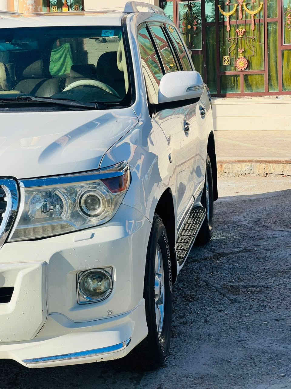 ✅السلام عليكم
لاندكروز 2011 ستينيه اصل فول موصافات 1/1 ✅

رقم بغداد انكليزي شرط تحويل 

كفاله عامه من ضربه /وصبغ /وتبديل //وشخط 

مواصفات GXR.i يعني فول vip 🔴

فتحة سلايت رؤف 

محرك 6سلندر وضع شركة ✅

بصمه + بصمه ابواب 

.7راكب                     

ثلاث قطع تبريد 

كشنات جلد بقلاوة 

كرسي كهرباء 

فور ويل 

٨ايرباك 

عتب ليزري 

شباج نفخ 💨 

ثلاجة 🧊

شاشة بلاد 

كامرة خلفيه

لايت زنون اصل 

اشاير بلمري 

اشاير بلجاملغ

حساس امامي خلفي

مكينة وضع الشركه مامفتوح 🔴

كير وضع الشركه مامفتوح 🔴

 ✅ على ايد وحدة من سنتها لحد الأن واستخدام شخصي جدآ نضيف 🔴

السيارة مكفوله كفاله عامه من ضربه وصبغ وتبديل وشخوط واستخدام شخصي وقطعه نادرة ✅ والسونار داخل المنشور 

مكاني مشروع المسيب // للاتصال //***********

***********
