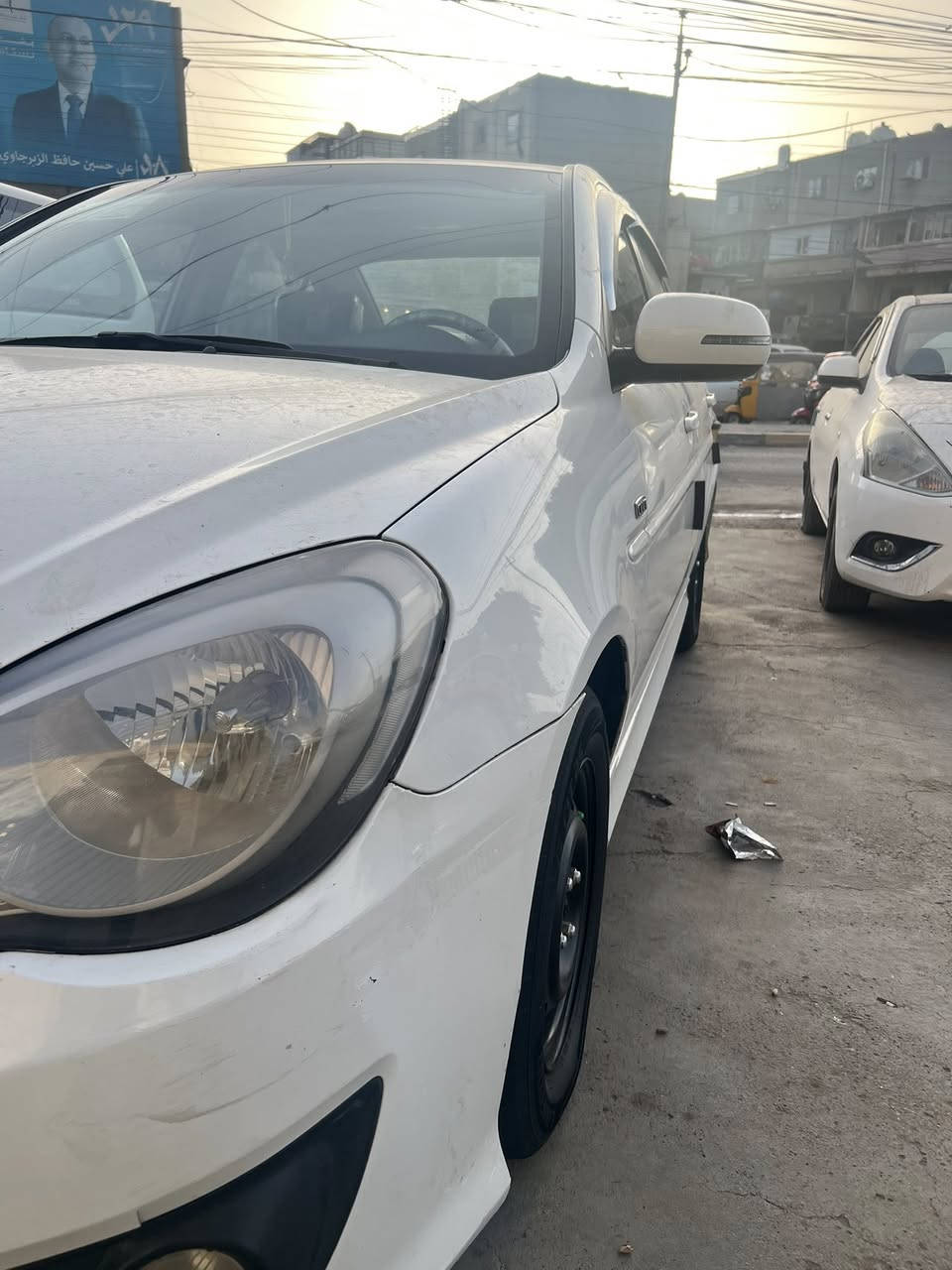 السلام وعليكم اكسنت موديل 2011  محرك 1600السياره كفاله من الصبغ وضربه حتى الدعميات بلا صبغ كير محرك تبريد كله كفاله كهربائيات بلادي منضومه زنون شاشه كامره باتري جديد دواخل نظيفه رقم بغداد بسمي السياره ماشيه 180 اي نقص مابيهه السعر 103 وبيهه مجال بسيط ***********
