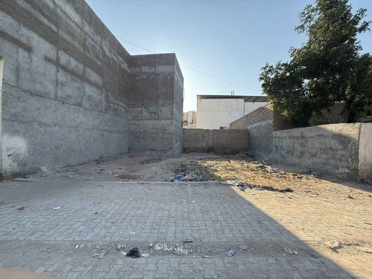 سلام عليكم قطعه ارض طابو زراعي سند 25 المالك عراقي  . 130 متر الواجهة 10 والنزال 13 في التنومه قضاء شط العرب قرب شارع ابو مهدي المهندس مقابل كوفي فانوس منطقه متكامله كهرباء ماء مجاري مقرنص . السعر 60 وقابل التفاوض .للستفسار والتصال  . ***********
