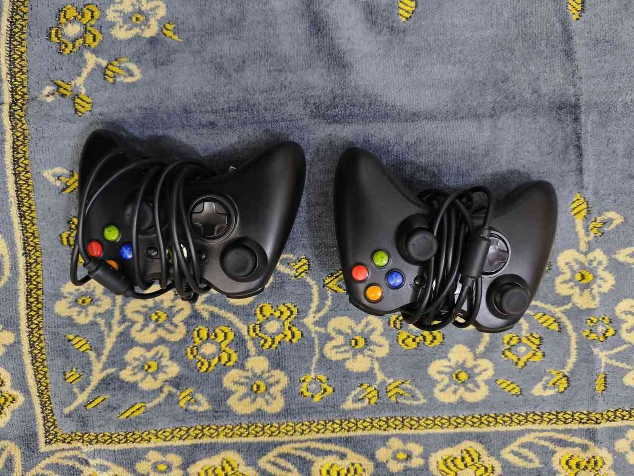 السلام عليكم
XBOX360
نضيف حيل مهكر بيه اكتر من 50 لعبه مكان شركاط حي الزراعه
رقم ***********
        سعر 135 إلف
