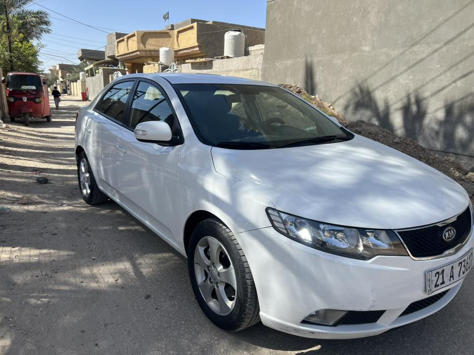 السلام عليكم للبيع سيراتو
موديل 10 بحالة الوكاله فقط باب مبدل نفس ألون بدون قطرة صبغ.  شرط سونار مكينه كير. حداديه. تخم تاير. رقم سليمانيه تحويل وكاله 
السعر. 95 وبيه مجال  *********** 
بابل الاسكندريه
