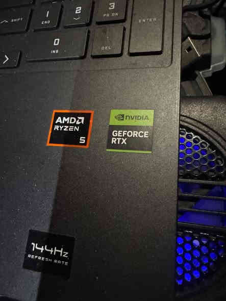 السلام عليكم لاب توب كيمنك للبيع.  Amd ryazn 5 8645 hs
Rtx 4050
Ram 16g ddr5 5600
شاشة لاب توب FHD IPS 144Z
1T NVMA
اتصال ***********
