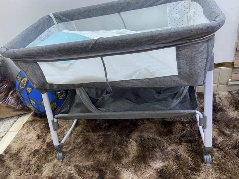 للبيع مكاني بغداد / حي العامل / الاسعار خاص
(ملاطه )حليب شحن ماركة ايفنت  استخدام جداً قليل 
(مبرد) اظافر كهربائي مامستخدم 
(سرير) طفل يرهم كاروك يدوي لعمر سنة استخدام اقل الشهر


**إذا كنت صاحب هذا الإعلان وتريد حذفه لأي سبب، رجاءا أرسل رسالة إلى الدعم الفني**