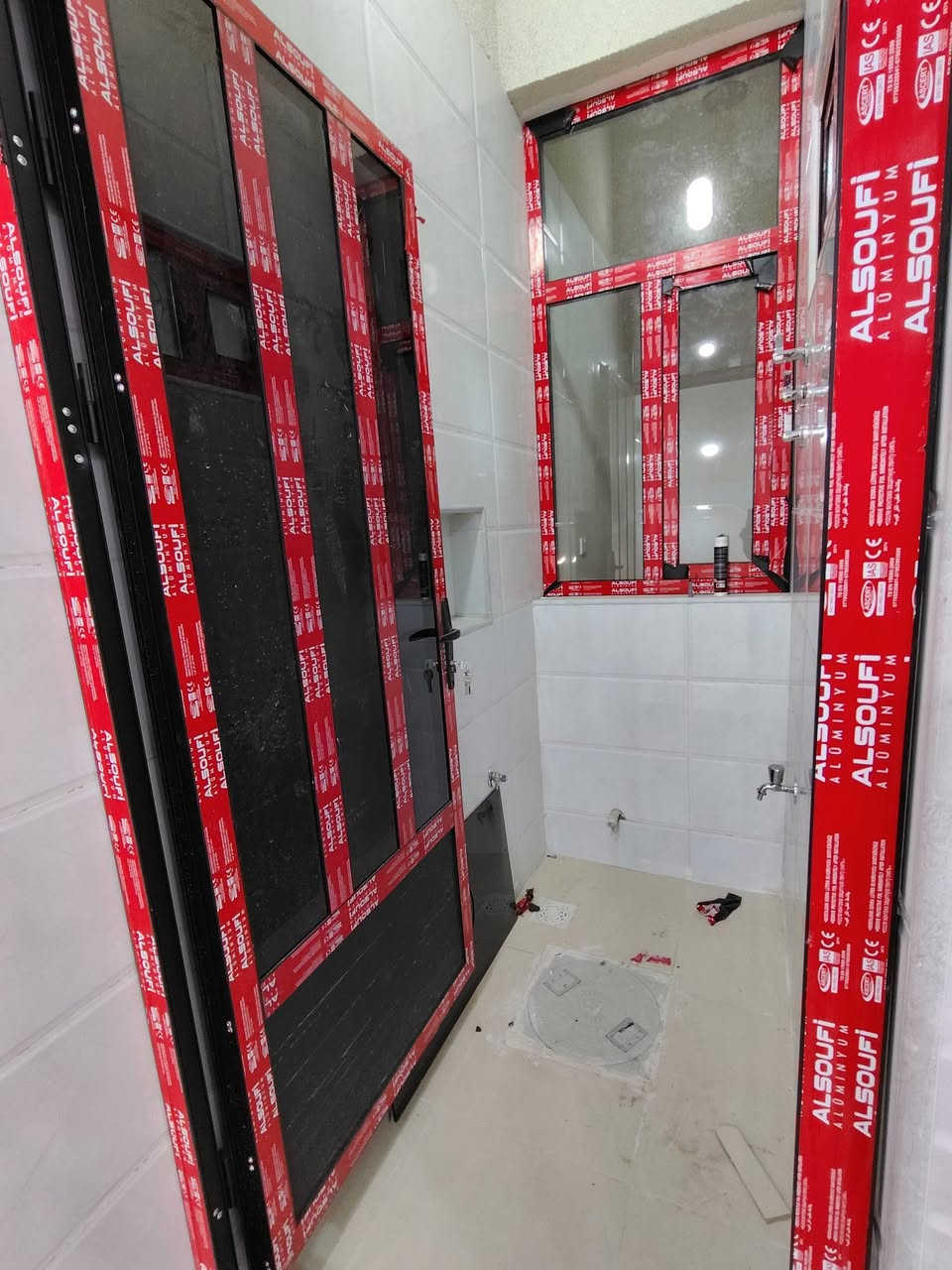 السلام عليكم للبيع بيت مساحة 85 متر
الموقع الحرية الدور زراعي شاكر العاني شارع السوداني مقابل مجمع كرم بغداد السكني سند 25 صاحب السند البيت الي بصفه
التفاصيل 
ط 1 طرمة وحمام خارجي صالة مطبخ حمام غرفة نوم 
ط 2 غرفتين نوم وحمام 
ط 3 لوندري وسطحين 
بناء جديد سقف رباط كهرباء كلها ترايتون كامرات دفن نضام الغاز دفن
اي استفسار ع هذا الرقم
 077-004-00038
  ***********
او مراجعة البيت الي بصفه
