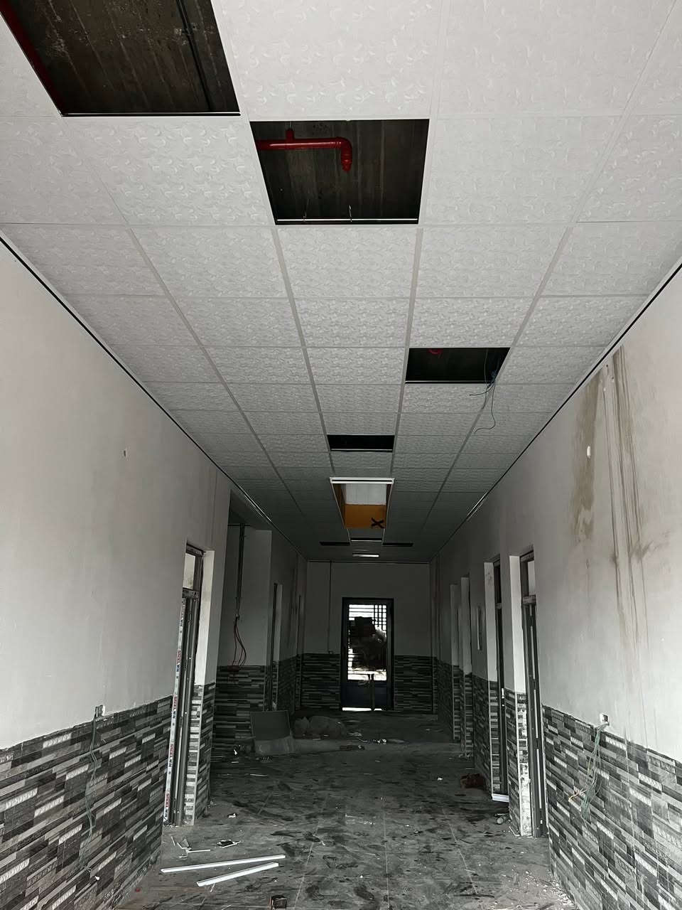 السلام عليكم عملي ديكورات جبسن بورد سقوف ثانوية بديل رخام بديل خشب ديكورات بلازمه اي ستفسار يرجه مراسله صفحه خاص او الاتصال على رقم تالي ***********
