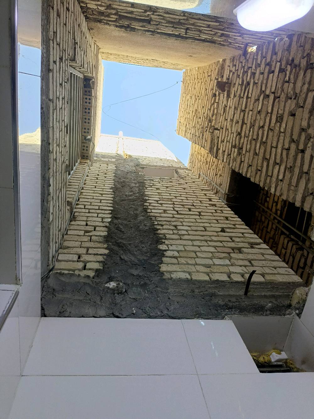 سلام عليكم مشتمل 50 متر واجهة 5 نزال 10بناء جديد درجة اولى ط1 استقبال مطبخ ترك صحيات ط2 غرفه كبيرة صحيات بيتونه كبيره مخزن وسطح حي اور ام الكبر شارع السمجه صفحة جامع الفردوس 