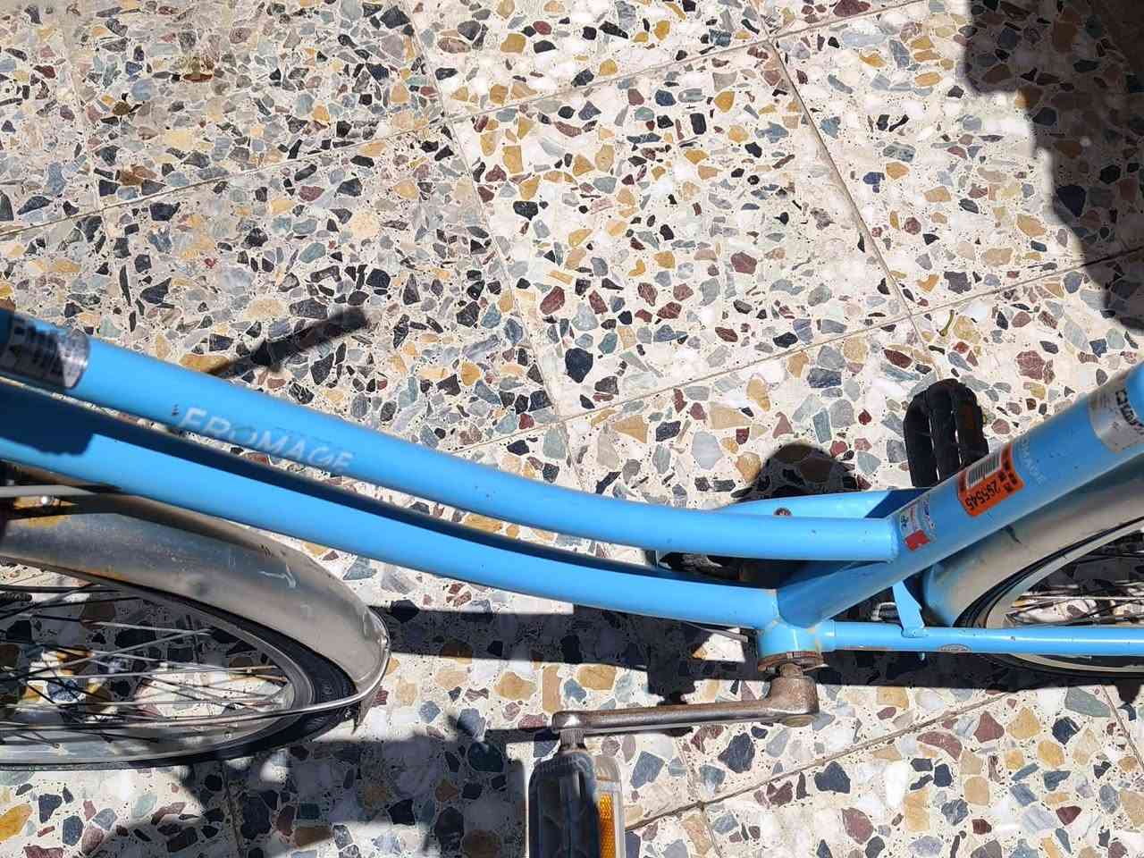 سلام عليكم متاح بايسكل للبيع 
نضيف كلشي مابي ماعوزه شي كامل مكمل 
المكان نهروان شارع 
س ع ر خاص


**إذا كنت صاحب هذا الإعلان وتريد حذفه لأي سبب، رجاءا أرسل رسالة إلى الدعم الفني**