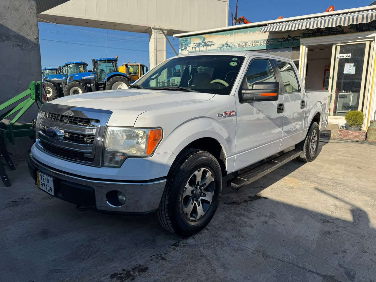 ئۆتۆمبێل: Ford F-150

مۆدێل 2014 
گێڕ و مەکینە بە شەرت

ســــعر $ یەک کۆمێنـت بکە راســـتەوخۆ بــۆ دێـــت🟢

پشت و پێشی کەپسە
بێ لێدراو بێ سبوخ ساخە 
یەک جێ دەست ساردی هەیە 
شەریکە نیڤا سفر
سەنەوی و رەقەمی نوێیە 
 بە شەرتی بە ناو کردن 

ژمارەی خاوەن سەیارە👈: ***********
